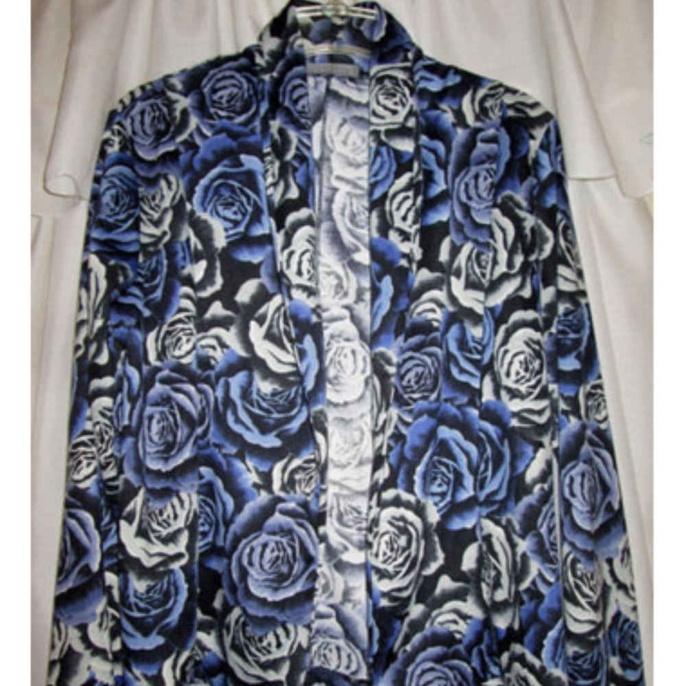 OLIVIA MOON WOMENS SIZE M SWEATER WITH ROSE PRINT - Picture 1 of 4